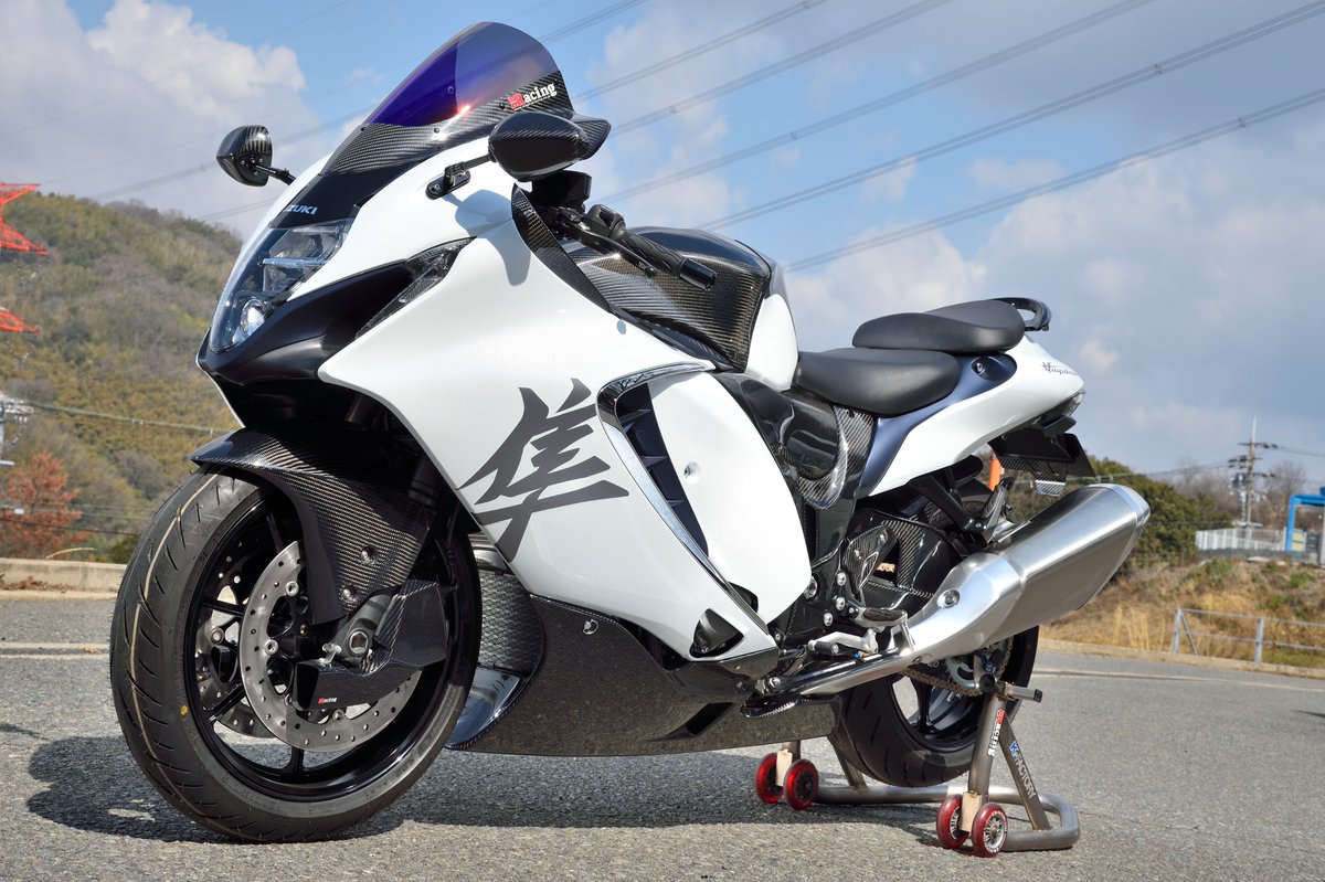 magicalracing's tweet image. ＃webike＋にて　弊社＃hayabusa　のラインナップを紹介して頂いております😉
記事はこちら👇
news.webike.net/parts-gears/38…
弊社HPはこちら👇
magicalracing.co.jp/gatej/bike-suz…
＃ウェビックプラス
＃suzuki
＃ハヤブサ
＃隼
＃GSX1300R
＃カーボン
＃マジカルレーシング
＃magicalracing
＃カスタムバイク