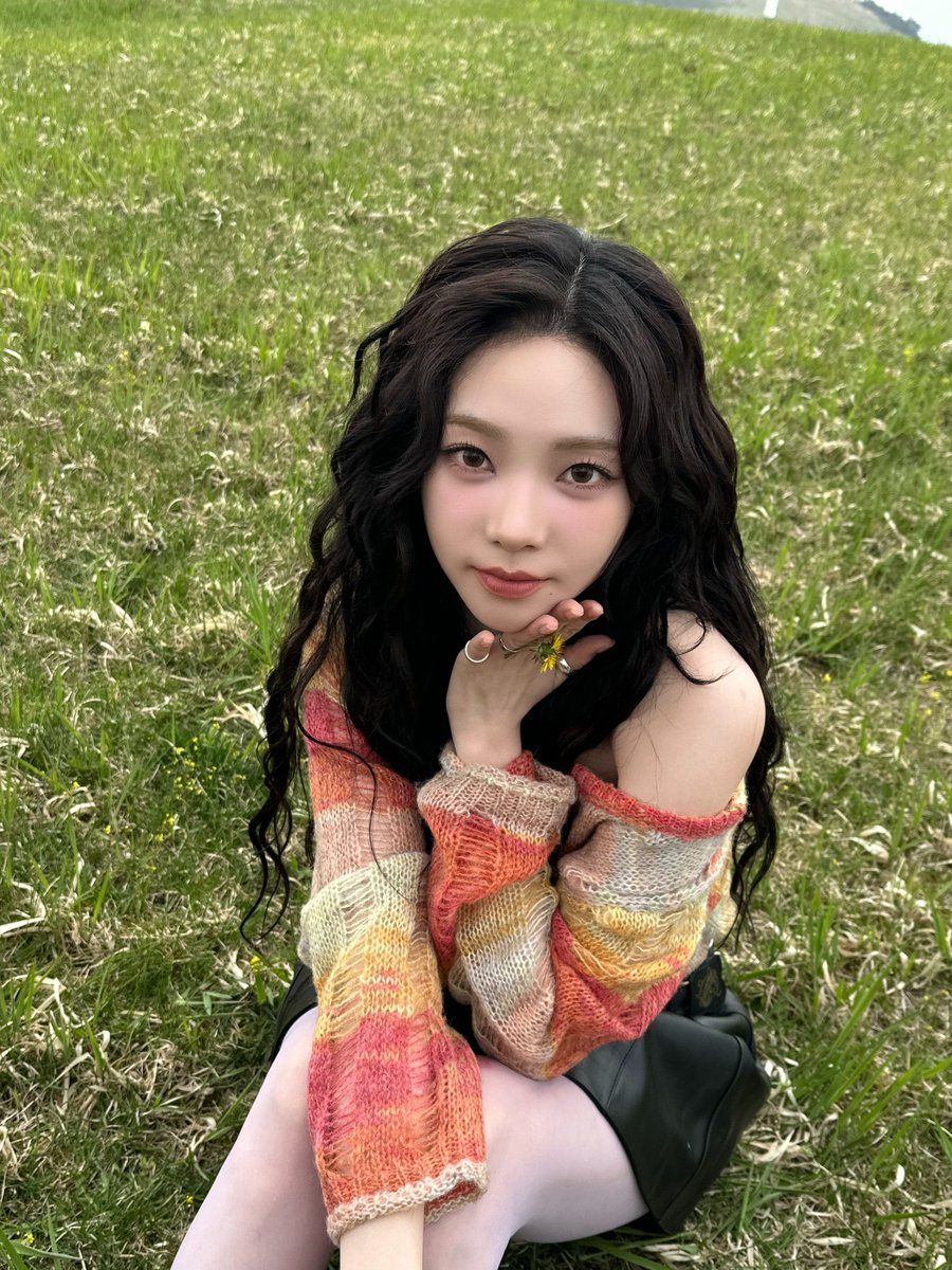 aespa_official's tweet photo. 𝐿𝑖𝑣𝑒 𝑀𝑦 𝐿𝑖𝑓𝑒 💙

📍 https://t.co/NfAFKopcG0

#aespa #æspa #에스파
#KARINA #카리나 
#Armageddon #aespaArmageddon
#Supernova #aespaSupernova
#LiveMyLife #Behind https://t.co/fePv4twZX5