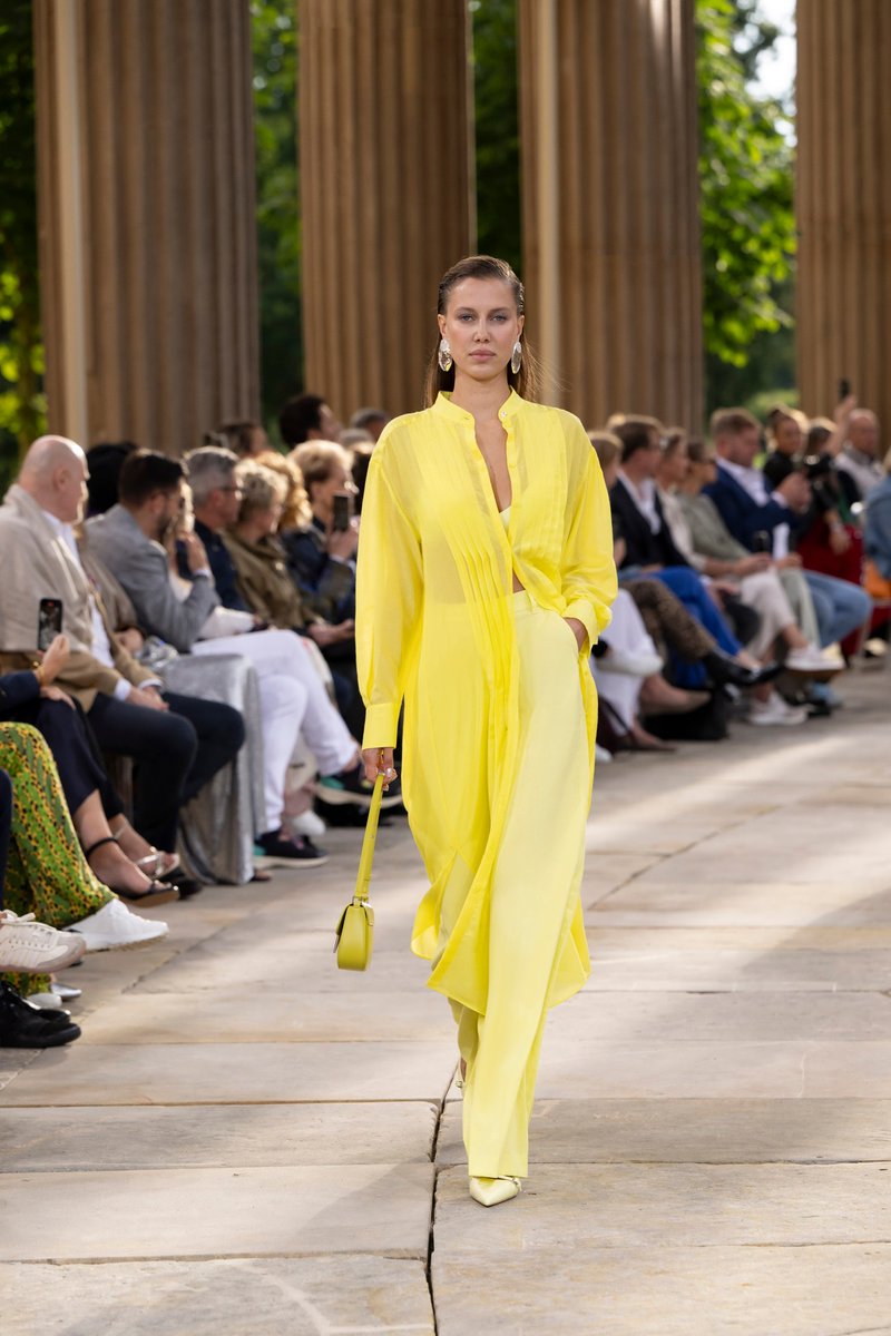 kendam_com's tweet image. Marc Cain Spring Summer 2025 collection fashion show at Berlin Fashion Week SS25 (July 2, 2024) kendam.com/news/fashion-s…

#MarcCain #SS25 #Runway #Berlin #FashionWeek #Kendam