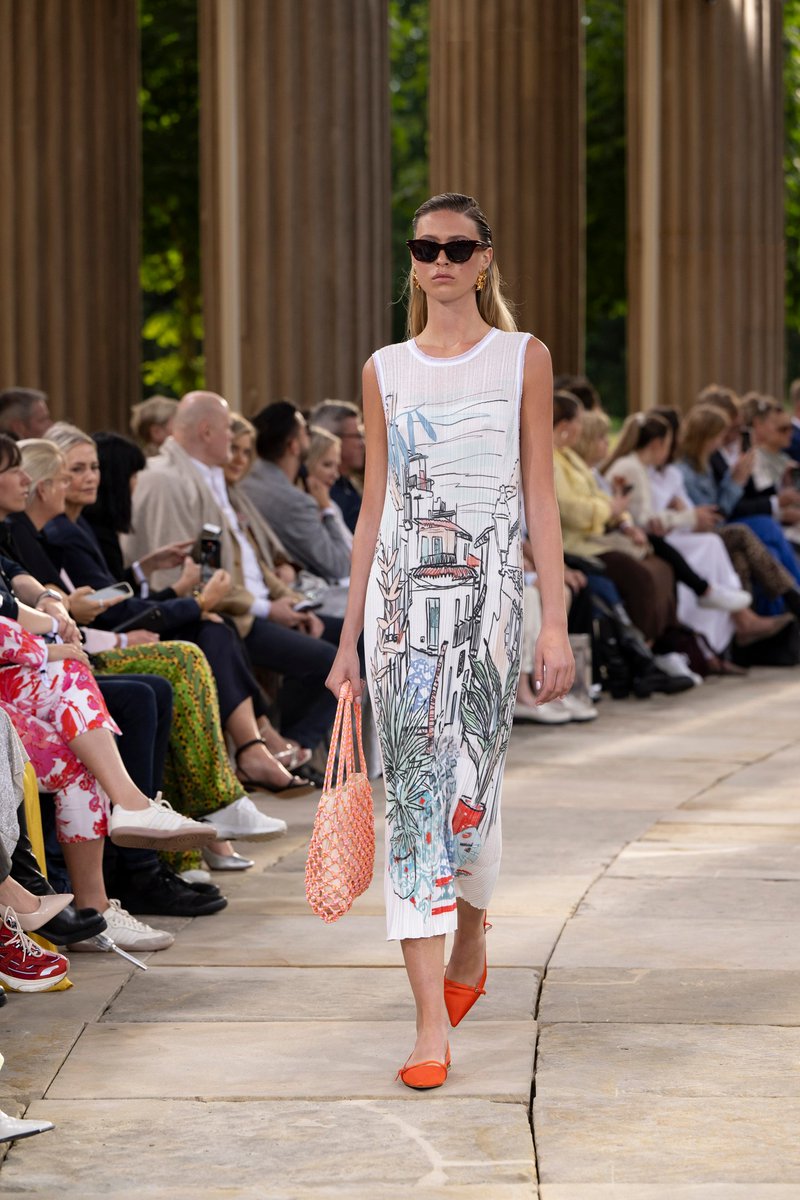 kendam_com's tweet image. Marc Cain Spring Summer 2025 collection fashion show at Berlin Fashion Week SS25 (July 2, 2024) kendam.com/news/fashion-s…

#MarcCain #SS25 #Runway #Berlin #FashionWeek #Kendam