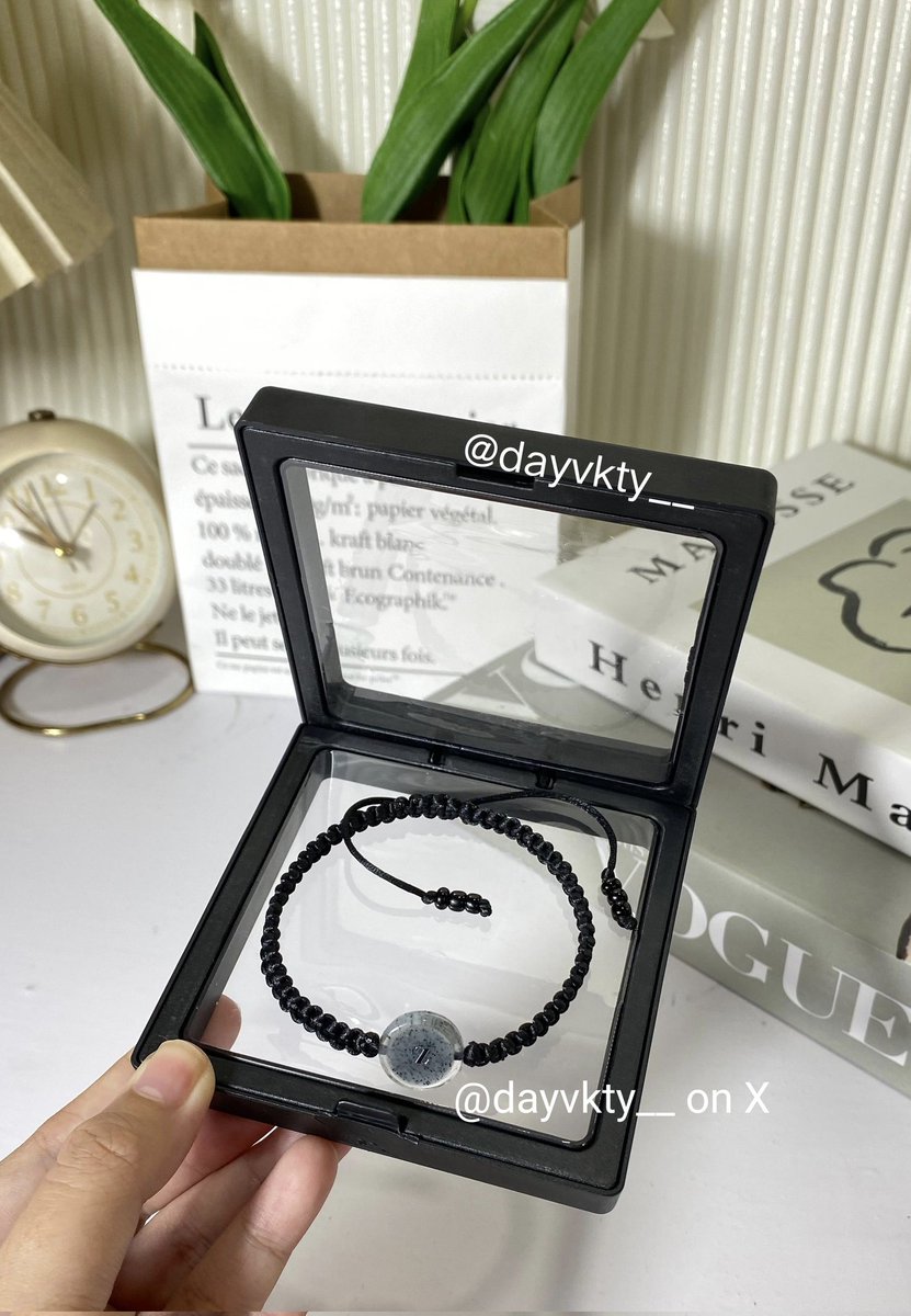 DayVkty__'s tweet photo. ini sekalian mau spill pretty adjustable bracelet lain yang aku punya, tapi ini bisa glow in the dark🔥

tersedia banyak size dari kids, adult, dan big size 💗
ini bisa custom yaa hurufnya yg ditengah itu💌

⋆꒰🎀꒱⋆ https://t.co/NWWUF3ezd2 https://t.co/ZNAyMceQ6D