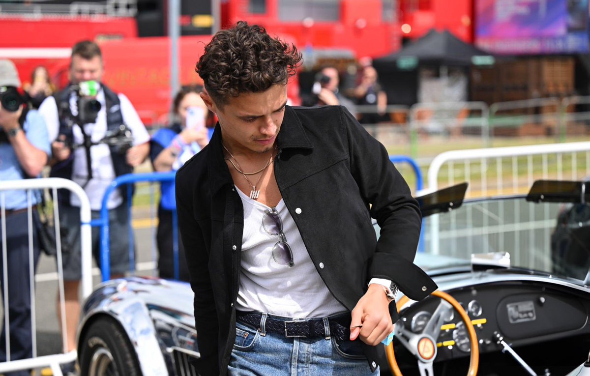 meunorris's tweet image. if I can't have him then I don't want anyone else