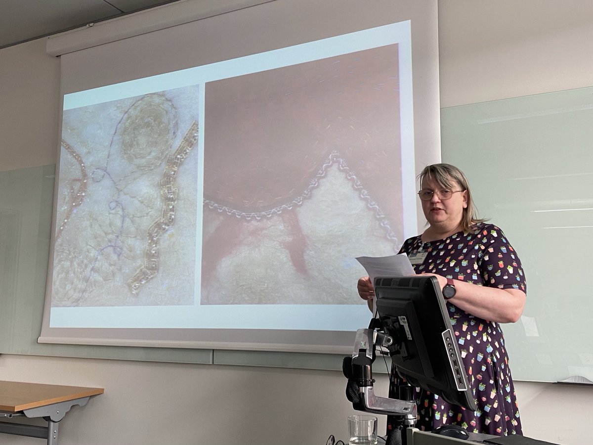 MJGroom's tweet photo. ⁦@CTThomasArtist⁩ describing the creative process underpinning her artwork
Supported by a residency with ⁦@BACKLITgallery⁩ 
Now exhibited ⁦@InstituteMH⁩ https://t.co/CbuqWaN9nM