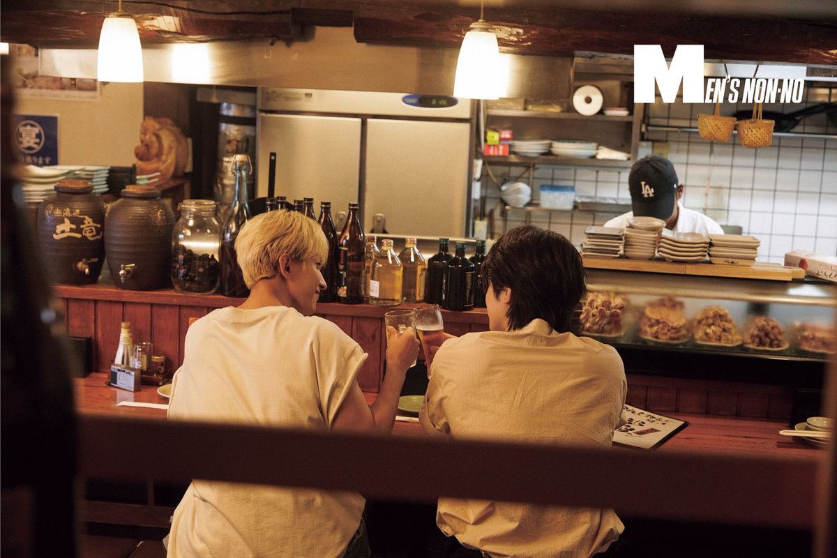 MENSNONNOJP's tweet photo. 7/9（火）発売のメンズノンノ8・9月合併号では、#SEVENTEEN の #WONWOO と #DK による連載の拡大版「東京chill day」を12Pにわたりお届け！
スタジアム公演の翌日、東京の居酒屋や古着屋でゆったりとした時間を過ごしました。お楽しみに！
@pledis_17jp https://t.co/Tk2s45tF88