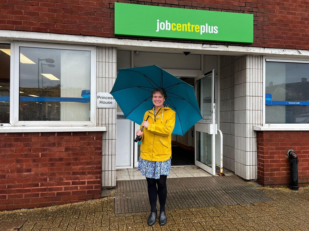 NORTH DEVON! If we lend our votes to the lib dems today, then tomorrow we can make this photo a reality (rather than just another photo op) for our Tory MP Selaine Saxby. Help us call a Taxi for Saxby! #ToriesOut #Taxi4Saxby
taxi4saxby.uk