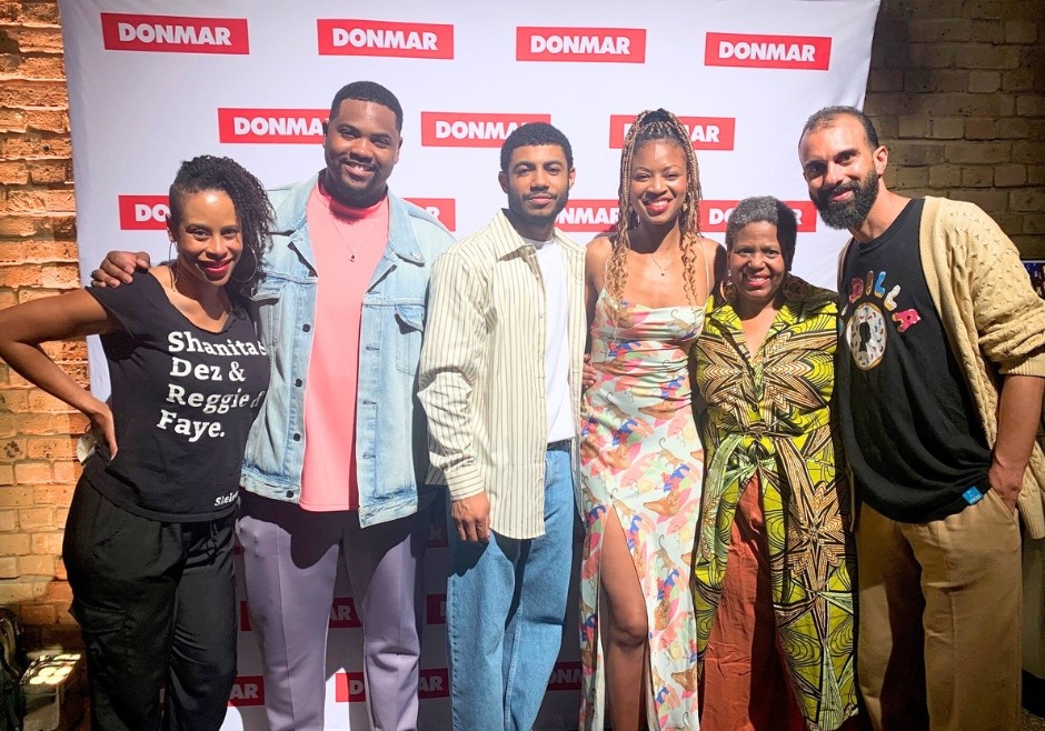 Donmar Warehouse (@donmarwarehouse) on Twitter photo 🤩 Celebrating opening last night with our SKELETON CREW company @TobiBamtefa, #BrandenCook, @pamelanomvete and @racheal_ofori with writer <a href="/domorisseau/">Dominique Morisseau</a> and director Matthew Xia (@excalibah)
🎟️ bit.ly/3KpKMkA 🤩 Celebrating opening last night with our SKELETON CREW company @TobiBamtefa, #BrandenCook, @pamelanomvete and @racheal_ofori with writer <a href="/domorisseau/">Dominique Morisseau</a> and director Matthew Xia (@excalibah)
🎟️ bit.ly/3KpKMkA