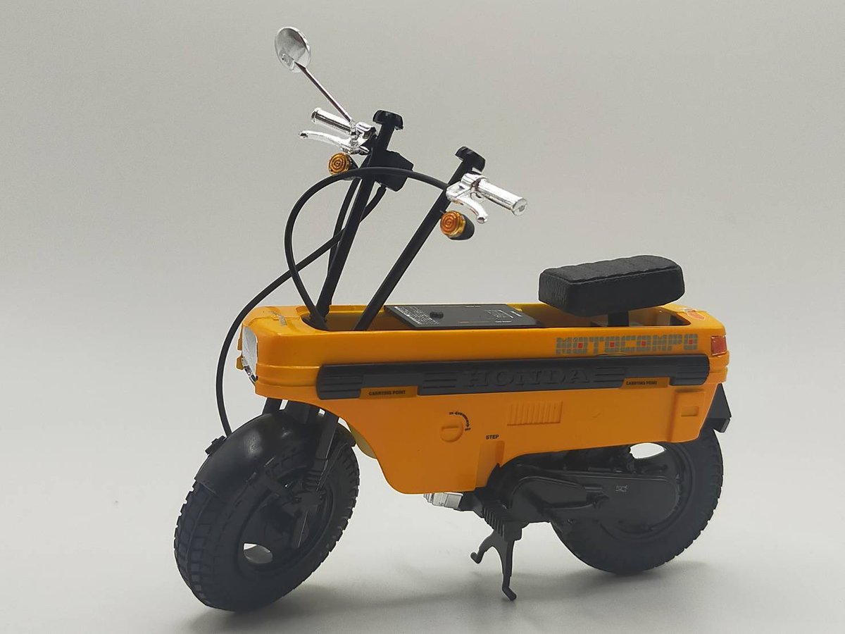 出来上がりが可愛くて、合わせ目消したり、もっとこだわって作れば良かったと後悔…💦また見つけたら綺麗に作って、並べて飾りたい❗️
#モトコンポ
#アオシマ