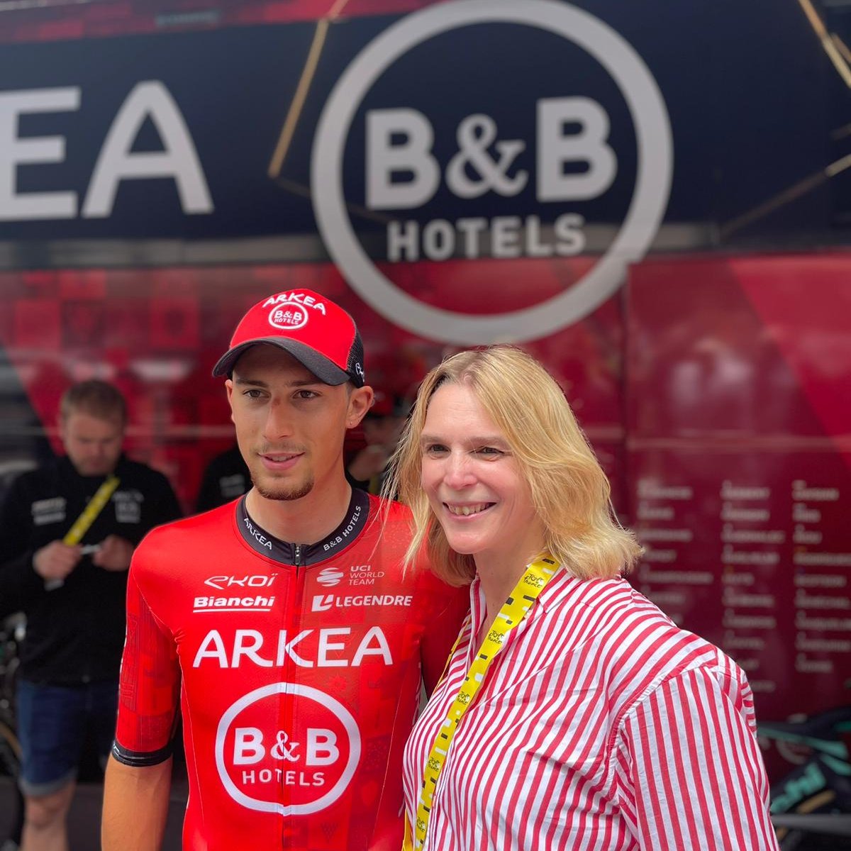 Marine Charles, Directrice Générale B&amp;B HOTELS Western Europe, est présente à nos côtés sur cette 6ème étape du Tour de France.

🤝 <a href="/BBHotelsFR/">B&B HOTELS France</a> 
#TDF2024