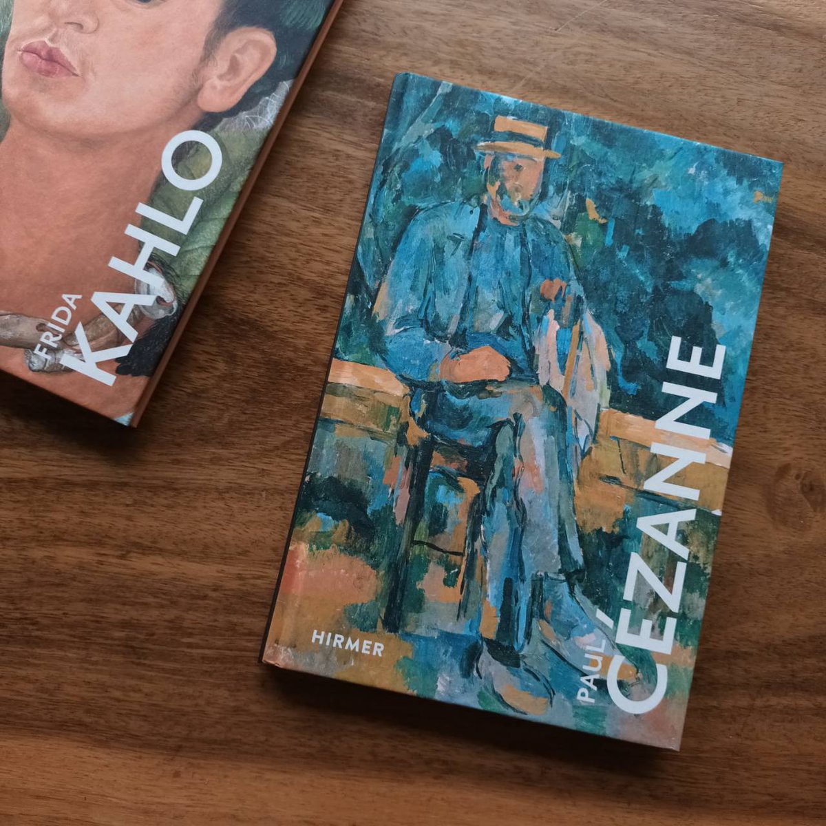 Booksmith2014's tweet photo. Paul Cezanne, his paintbrush set everything in motion: the landscape of Provence, the colourful still Lifes, his portraits and the picturesque coast of southern France.
https://t.co/q7gz5bPg7J
.
#Thebooksmith #Bookshop #ร้านหนังสืออิสระ #arts #artist #artwork #paintings #drawings https://t.co/Cw3ZN5Zvdo
