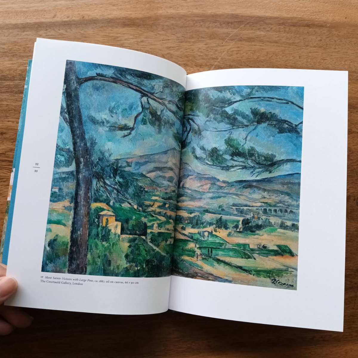 Booksmith2014's tweet photo. Paul Cezanne, his paintbrush set everything in motion: the landscape of Provence, the colourful still Lifes, his portraits and the picturesque coast of southern France.
https://t.co/q7gz5bPg7J
.
#Thebooksmith #Bookshop #ร้านหนังสืออิสระ #arts #artist #artwork #paintings #drawings https://t.co/Cw3ZN5Zvdo