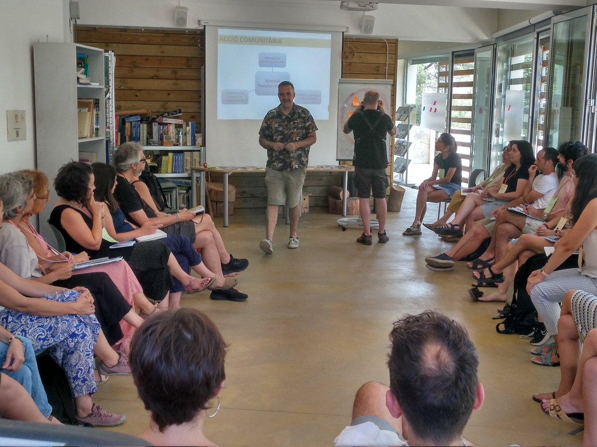 Edualter (@edualter) on Twitter photo Identifiquem projectes d'Acció Comunitària des de la perspectiva de saber el Què? Qui? Com?
Gràcies <a href="/Antalcantara/">Antonio Alcántara</a> #NoEstemSoles Identifiquem projectes d'Acció Comunitària des de la perspectiva de saber el Què? Qui? Com?
Gràcies <a href="/Antalcantara/">Antonio Alcántara</a> #NoEstemSoles