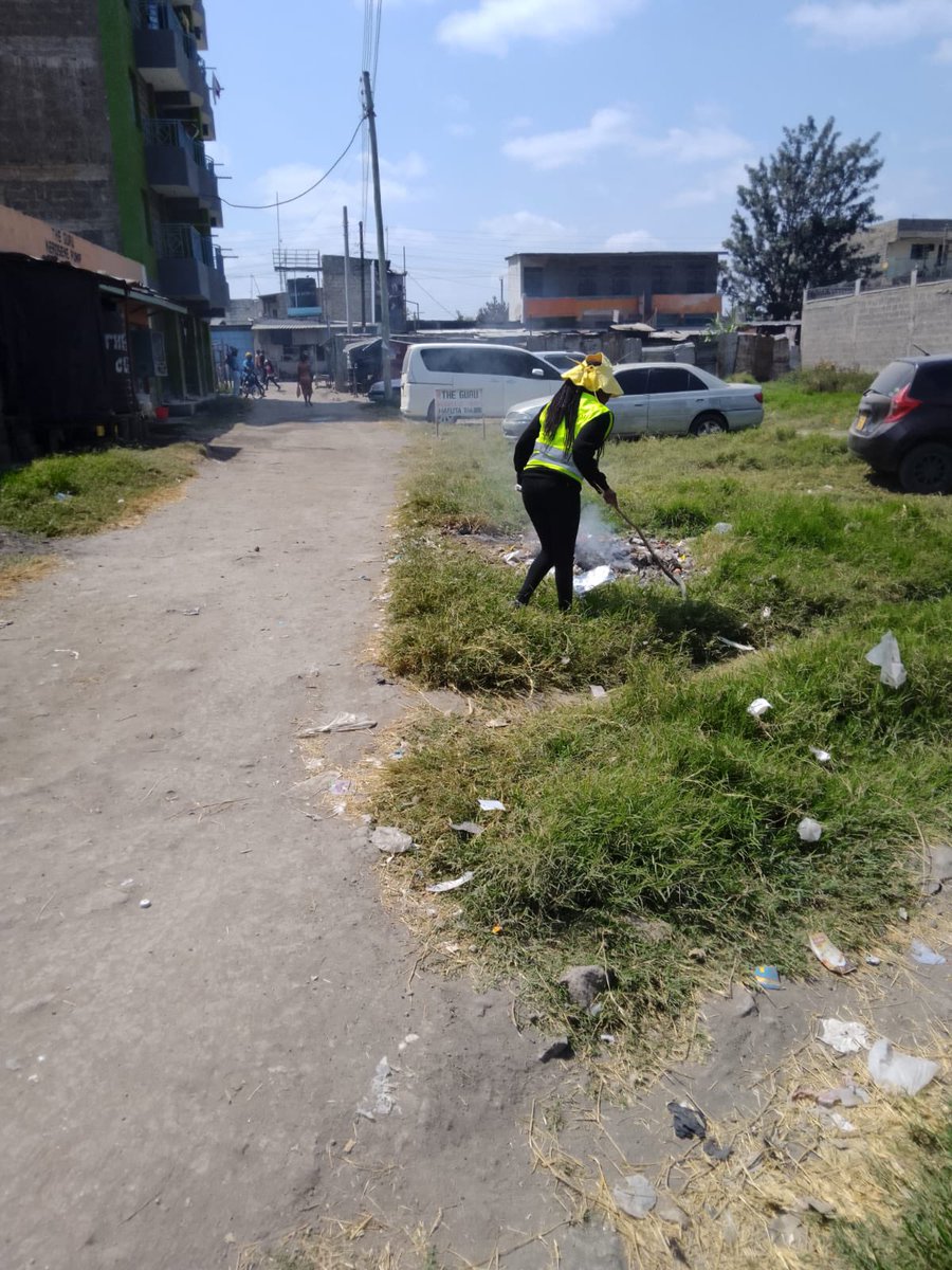 LandsHousEnergy's tweet photo. The department of Housing and Urban development under the leadership of the Chief Officer incharge Mr.Collins Adipo &amp; the Municipality Manager Mr. Jonathan Makau continues to ensure our municipalities are clean through the "Ngarisha Mtaa Na Governor Wavinya Ndeti" program. https://t.co/aYdB12NoST