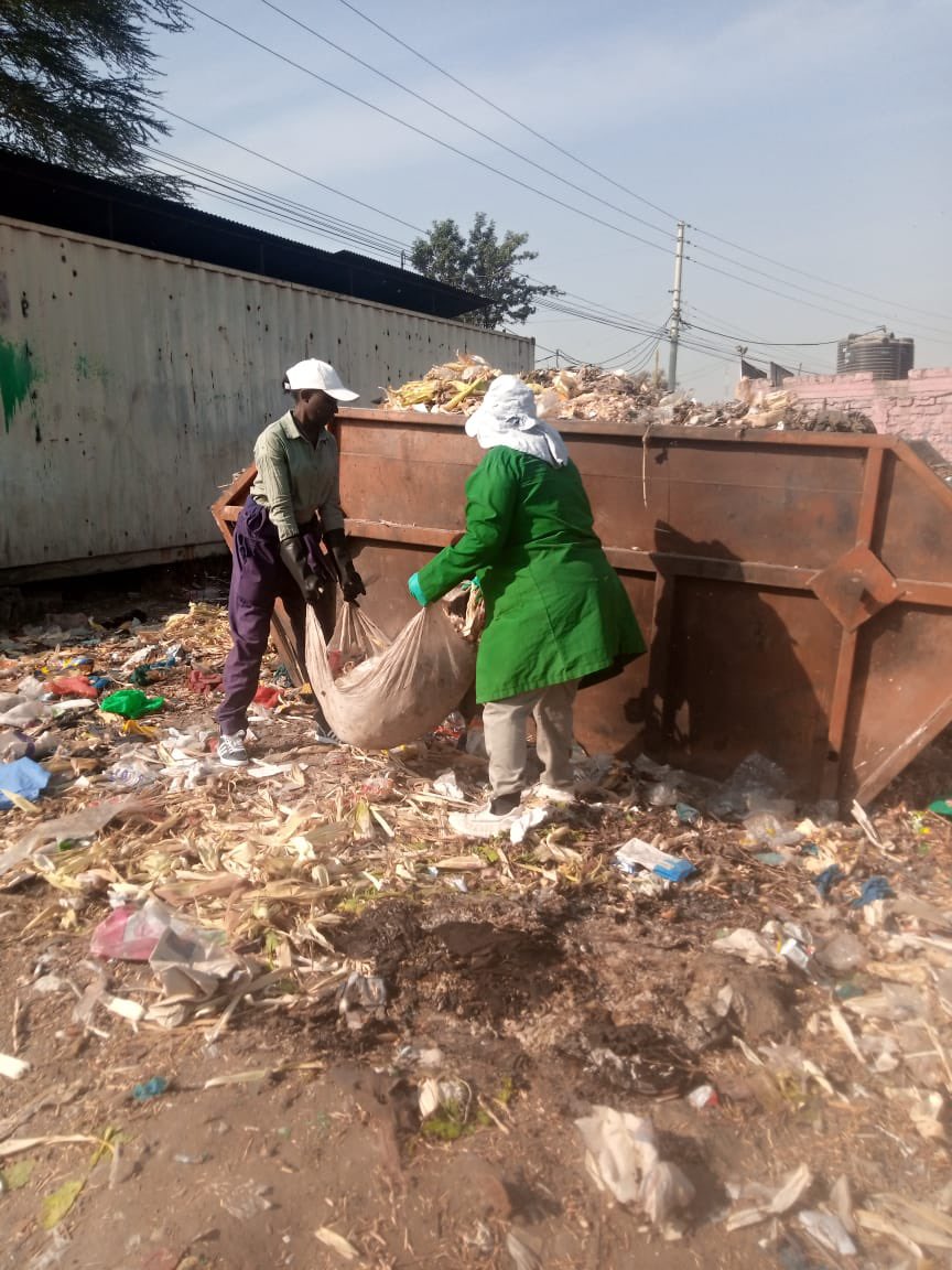 LandsHousEnergy's tweet photo. The department of Housing and Urban development under the leadership of the Chief Officer incharge Mr.Collins Adipo &amp; the Municipality Manager Mr. Jonathan Makau continues to ensure our municipalities are clean through the "Ngarisha Mtaa Na Governor Wavinya Ndeti" program. https://t.co/aYdB12NoST