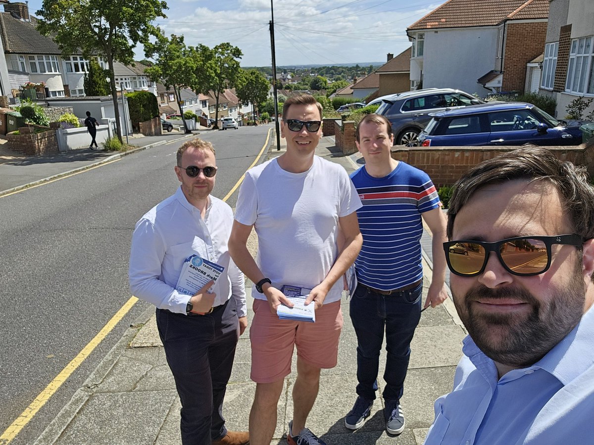 ThomasFTurrell's tweet photo. #TurrellonTour stop 3 - now in #Bexleyheath ward, joined by @LdnConservative chairman @ScottPattenden. @cwilford2022 https://t.co/4cvbo7rHOw