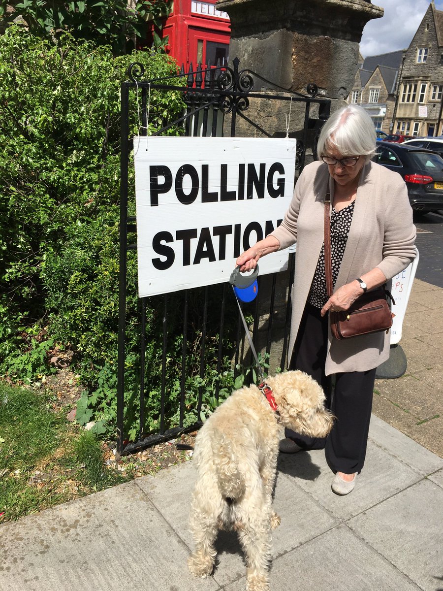IanMerrell1's tweet image. Barney, Chipping Sodbury polling station