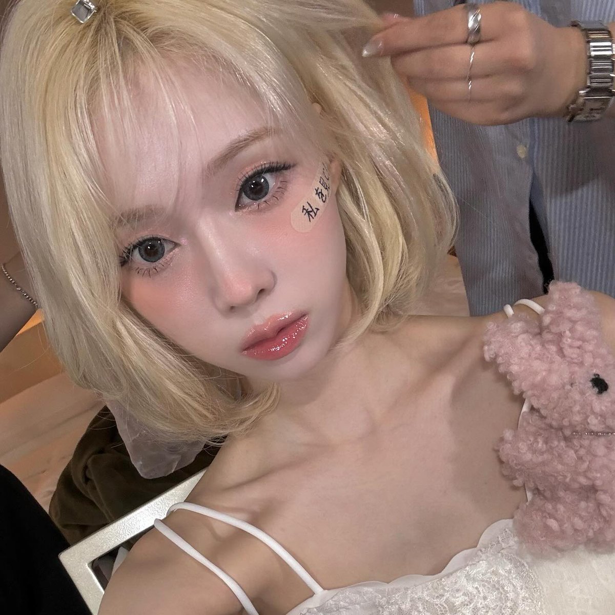 취향의 윈터 tweet media