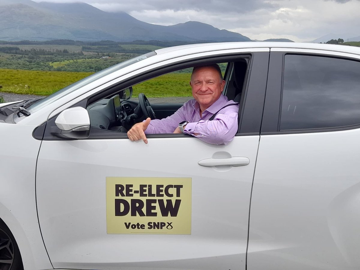 Don’t let the rain put you off voting - if you need a lift to the polling station text 07520668124 and we’ll be able to help 🚗☔️