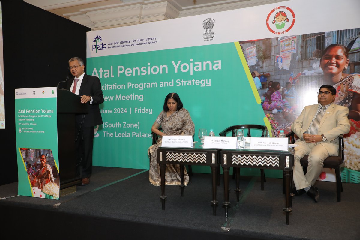 PFRDAOfficial's tweet photo. Glimpses from APY Felicitation Program & Strategy Review Meeting (South Zone) held on June 28, 2024 in Chennai.
#PFRDA #APY #AtalPensionYojana #FELICITATIONPROGRAM https://t.co/kiJ5jEQYP5