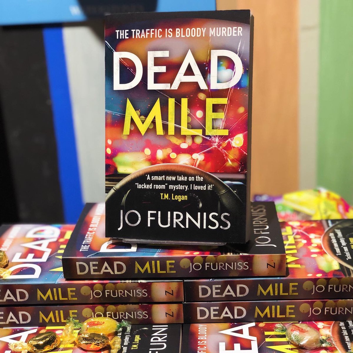 SamHollandBooks's tweet image. Happy publication day to @Jo_Furniss and the fantastic #DeadMile! The most fun you’ll have in a traffic jam - and at a book launch! Brilliant night.