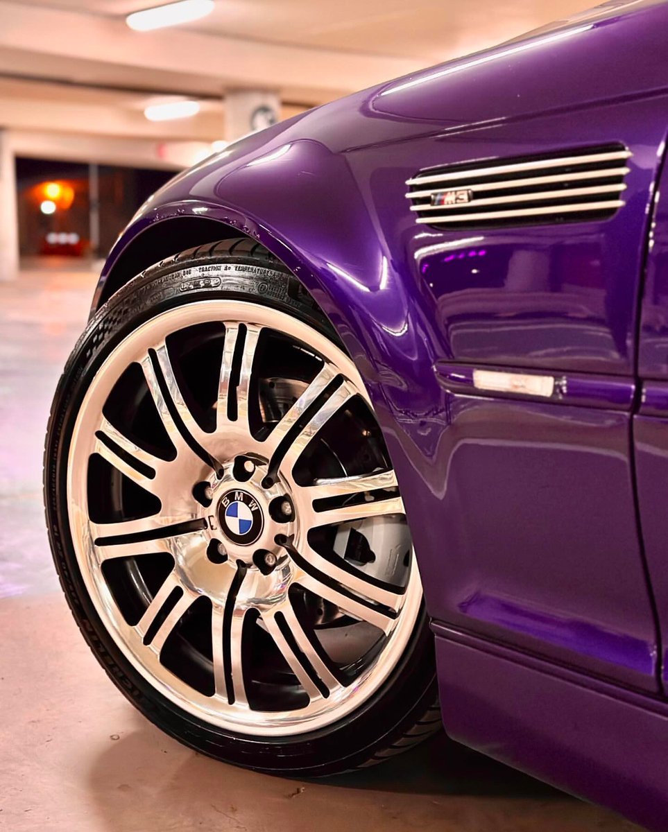 TailoredDriver's tweet photo. BMW Individual Velvet Blue 379 on Extended Platinum White @velvetm3 

#bmwindividual #velvetblue #bmwm3 #e46m3 #tailoreddriver https://t.co/7Q1yjXHIbc