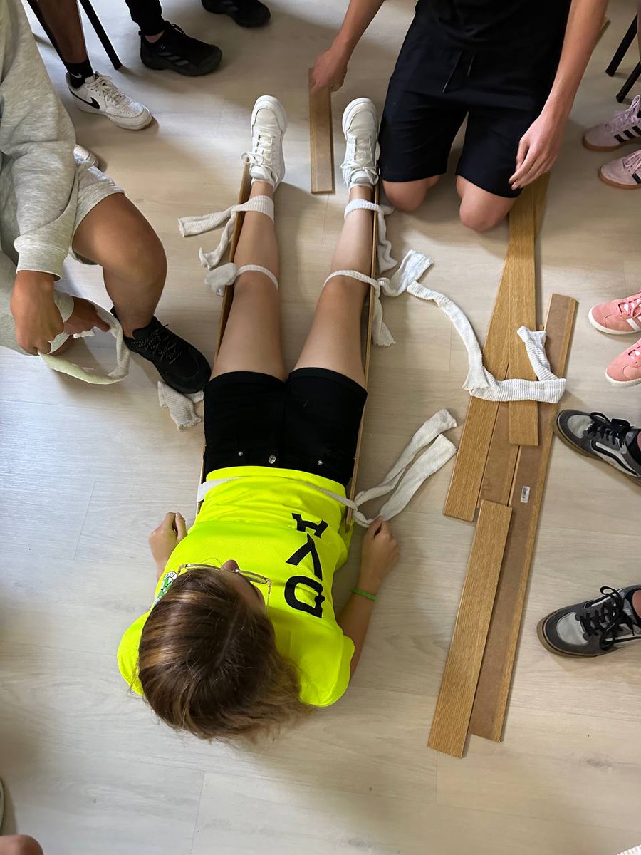 DYAGipuzkoa's tweet photo. Hemos terminado con la 1ª semana de #GazteDYA, donde los y las alumnas han tenido la oportunidad de convertirse en "voluntarios y voluntarias" durante 5 días, a la vez que han conocido cómo trabajamos en cada una de las áreas de voluntariado. #Usurbil #DYA https://t.co/36rVTbb3as