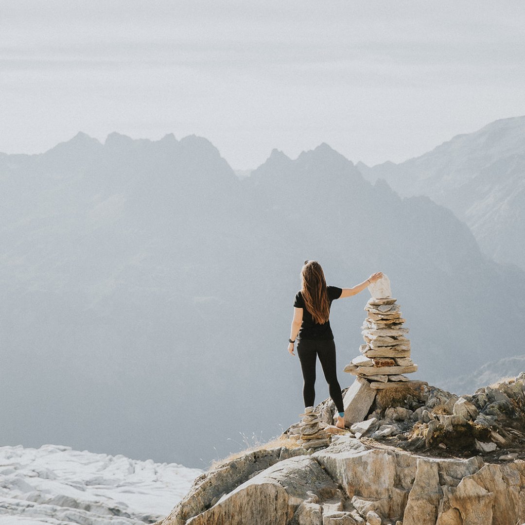WorldExtremeMed's tweet photo. Imagine the confidence you'll carry, knowing you can handle emergencies not just in the hospital, but on the side of a mountain.

https://t.co/YWePeVG9c0

#AlpineMedicine #ChamonixAdventure #LearnWithoutLimits #MedicalExpedition https://t.co/Nwyjic7zVK