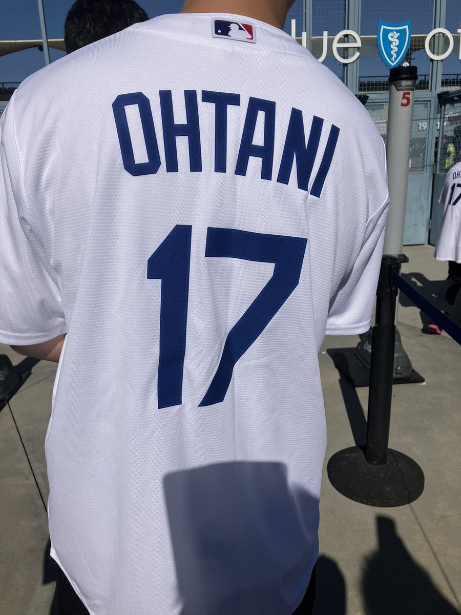 Livinghardnow's tweet image. #大谷翔平
#ドジャーススタジアム
#1安打
#首振り人形
#大谷ちゃうんかい

一生の思い出になりました⚾️