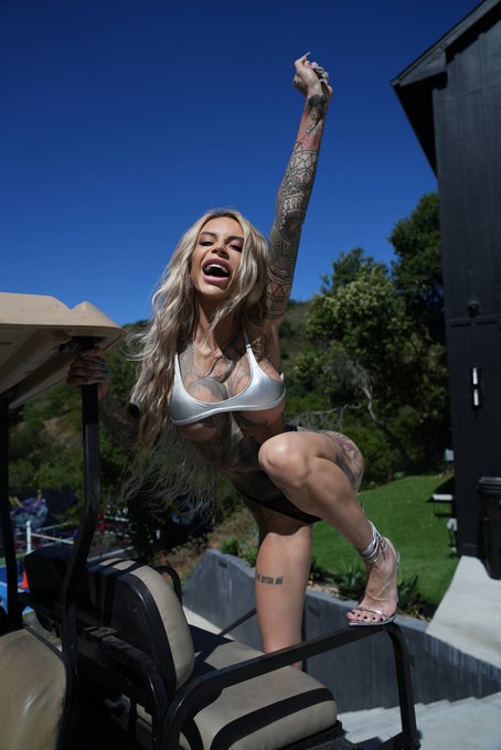 On my way to break your heart https://t.co/2eJBg5cBzu