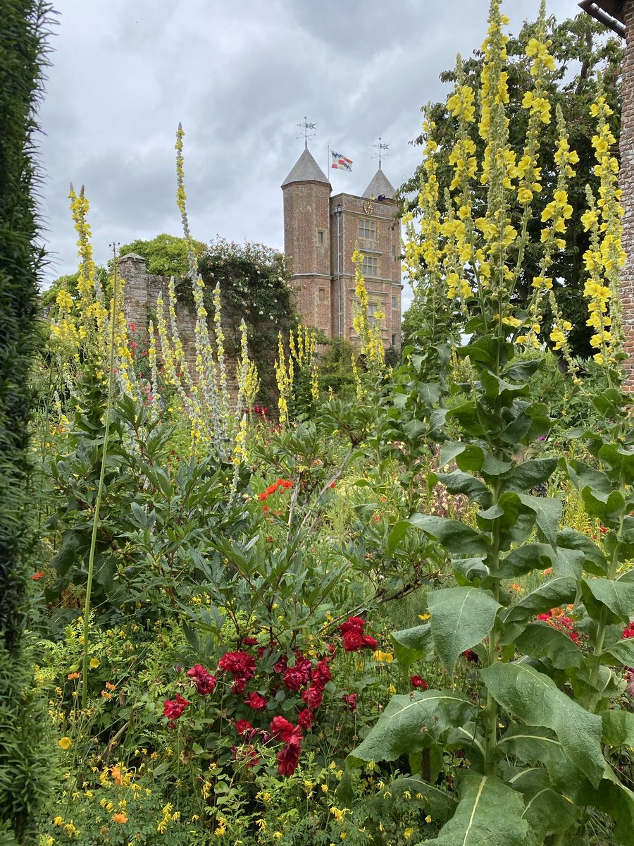 A visit to sissinghurst after talking about vita sackville-west, Virginia Woolf and Montague summers at the aphra Behn conference