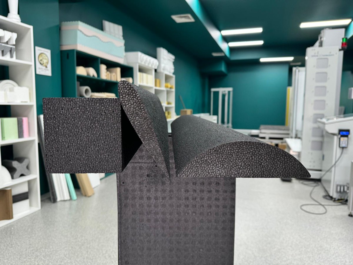 megaplot's tweet image. Today's test cuts (2D + a wing) for one of our customers in expanded polypropylene (EPP) on our hot wire Twister PRO CNC foam cutter.
#proudlyMadeInPoland
Our hotwire CNC foam cutters will cut any 2D or 3D #contour shape you can imagine out of #styrofoam #polystyrene #expanded…