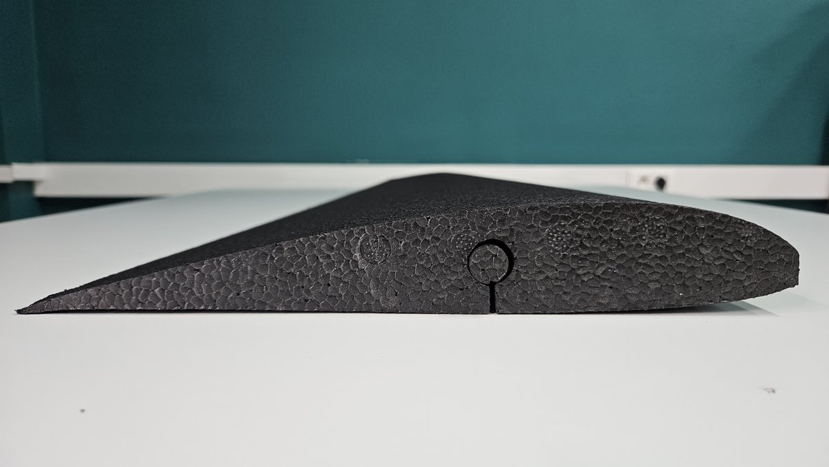 megaplot's tweet image. Today's test cuts (2D + a wing) for one of our customers in expanded polypropylene (EPP) on our hot wire Twister PRO CNC foam cutter.
#proudlyMadeInPoland
Our hotwire CNC foam cutters will cut any 2D or 3D #contour shape you can imagine out of #styrofoam #polystyrene #expanded…