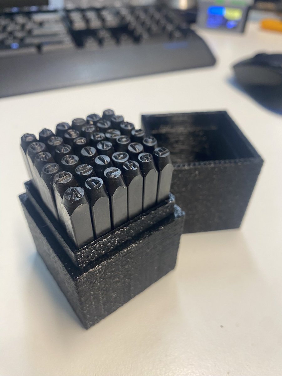bayanimills's tweet image. Prototyped robust stamp cases for @ShopBitcoinAus 

Avoided overtly bitcoin motifs to maintain a level of OpSec.

#ShopBitcoin #SpendBitcoin