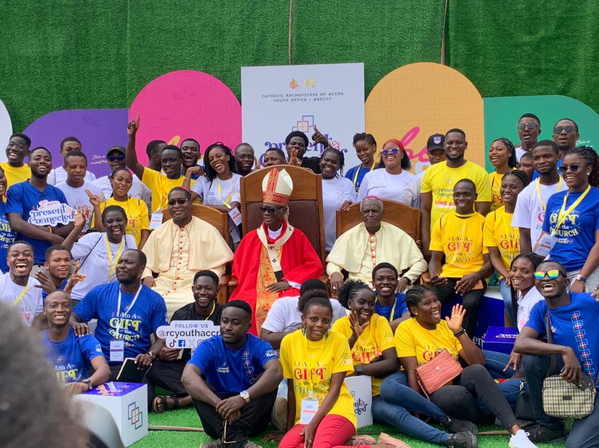 Ema_ElL's tweet photo. #PresentandConnected https://t.co/Rq0r6Wz5Cz