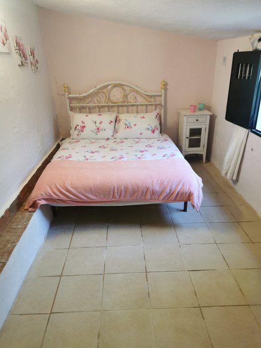 New set ready at my villa, dm me if interested in staying to shoot your content x https://t.co/vYNMt