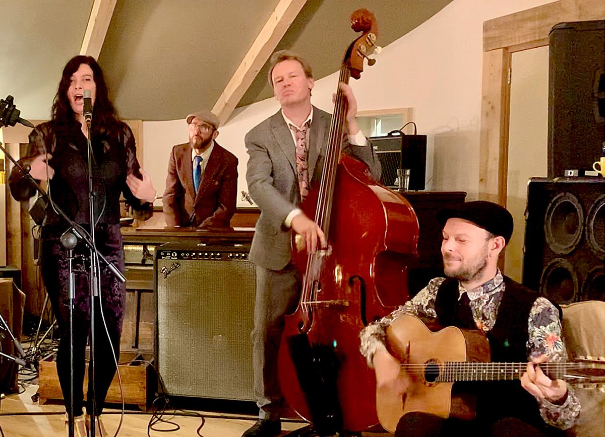 Zondagavond 7 juli speelt WhoSheDo om 18.30 uur in het Slottuintheater en dan gaan we van gispyjazz naar neo-soul en akoestische pop. Dat wordt een leuk muzikaal feestje! (Als je niet kan wachten tot de avond:  's middags is er ook een leuk programma) - mailchi.mp/slottuintheate…