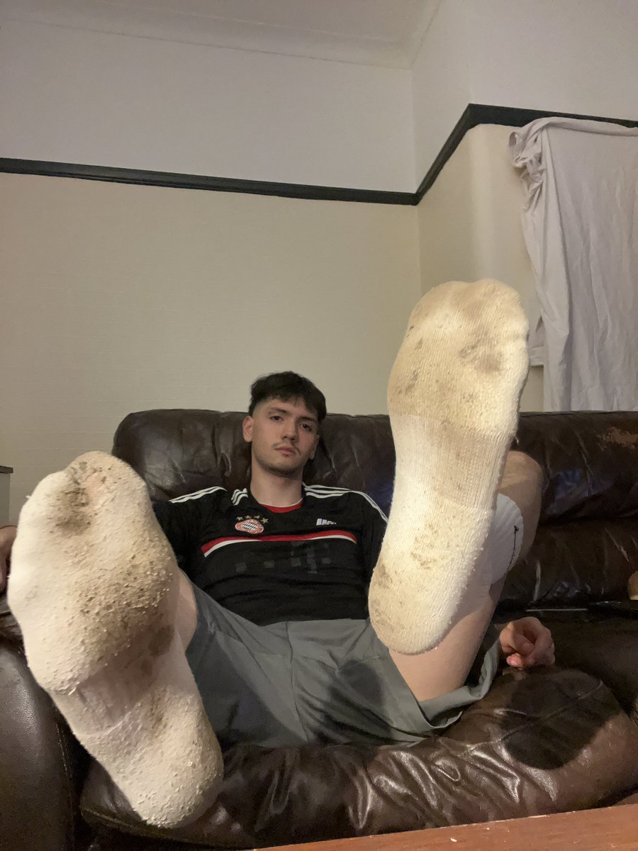 Sniff these dirty socks #cashmaster #findom