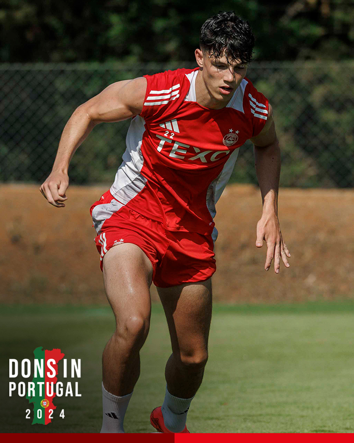 AberdeenFC's tweet photo. Sweating it out in the heat ☀

#StandFree 🔴 https://t.co/vaAjUIcfhD