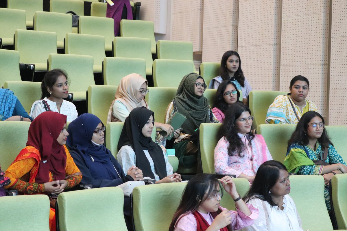 cpj_bracu's tweet photo. 📢How can the youth shape a future where refugees are offered greater opportunities to meaningfully engage in society?

Our peace cafe members sought answer to this vital question at the CPJ-UNHCR organised event yesterday at BRACU.

#worldrefugeeday2024 https://t.co/9HRg8a4e2e