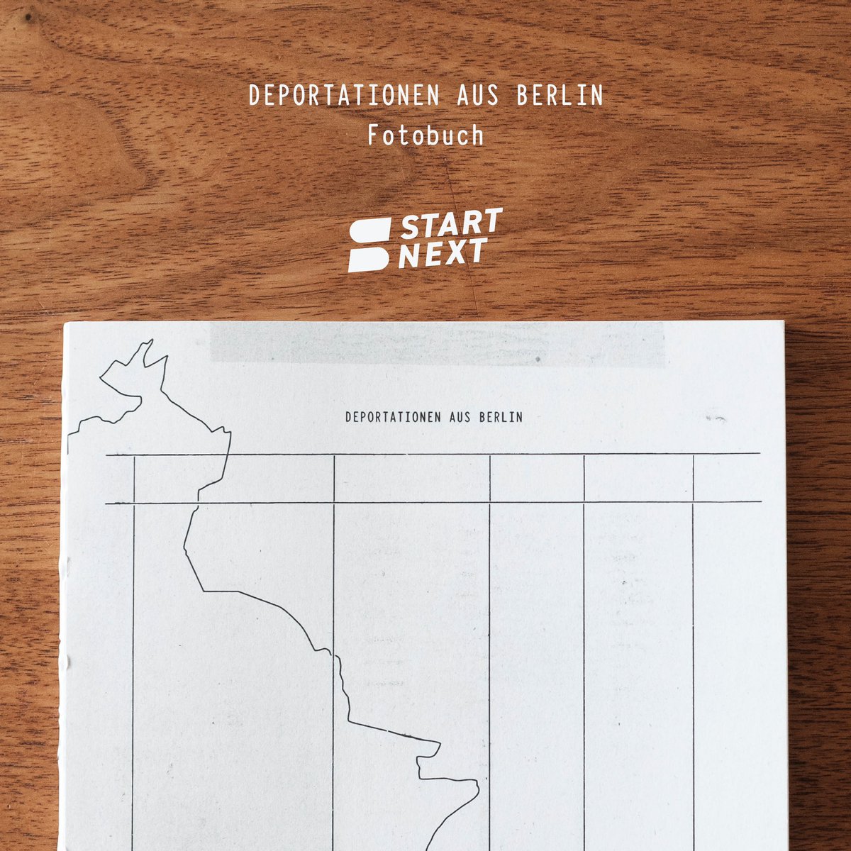 Noch 3 Tage und fast vierstellig! Bis Sonntag könnt ihr euch auf <a href="/startnext/">startnext</a> das Fotobuch „Deportationen aus Berlin“ sichern und damit auch die <a href="/AmadeuAntonio/">Amadeu Antonio Stiftung</a> in ihrer Arbeit gegen #Antisemitismus und #Rechtsextremismus unterstützen.

Hier entlang: startnext.com/HB2