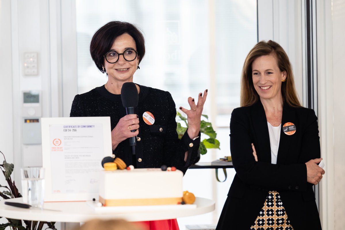 Stali jsme se teprve čtvrtou firmou v České republice, která oficiálně odměňuje může a ženy spravedlivě a férově podle uznávané certifikace EQUAL-SALARY.
blog.pwc.cz/pw-c-se-zaradi…