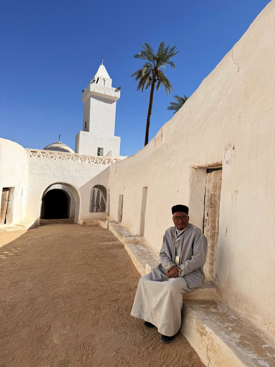 زرت ليبيا لأول مرة من فترة قريبة

و أقسم بالله 

من أمتع و أجمل البلدان الي زرتها بحياتي و ما أبالغ إني أصنفها من ضمن أجمل 10 بلدان زرتها بحياتي (ضمن قائمة تضم 176 دولة)

معالم تاريخية
تعامل الشعب
المطبخ الليبي
الروح الطيبة
الشعور بعدم الغربة والألفة مع الجميع

ليبيا تفوز 🇱🇾♥️⭐️