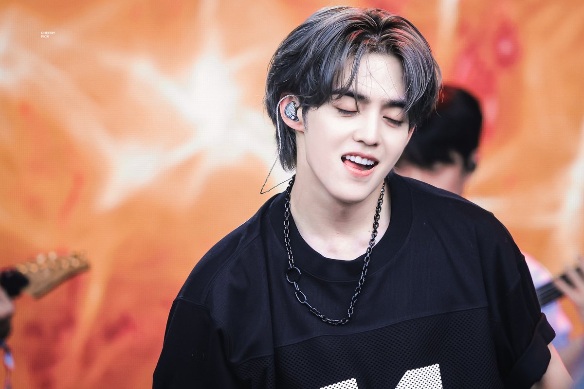 Cherrypick0808's tweet photo. 240628 Glastonbury2024

🔥

#Glastonbury2024
#SEVENTEENatGLASTONBURY
#에스쿱스 #SCOUPS #승철 #최승철 
#세븐틴 #SEVENTEEN 
@pledis_17 https://t.co/I8IKNowk7I