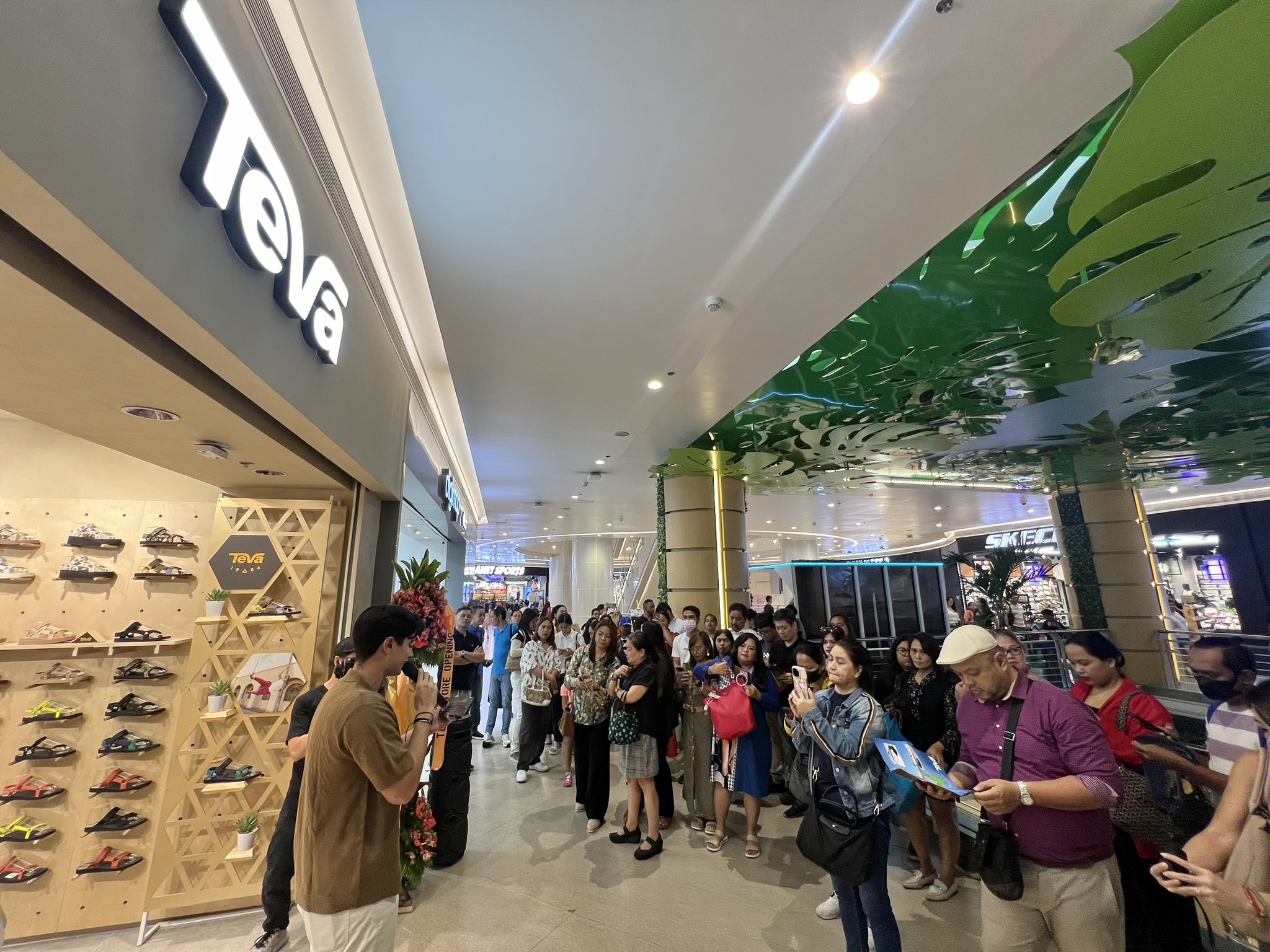 Araneta City on X The first ever Teva store in the Philippines is now officially open here at Gateway Mall 2 Make sure to swing by and shop your everyday footwear now