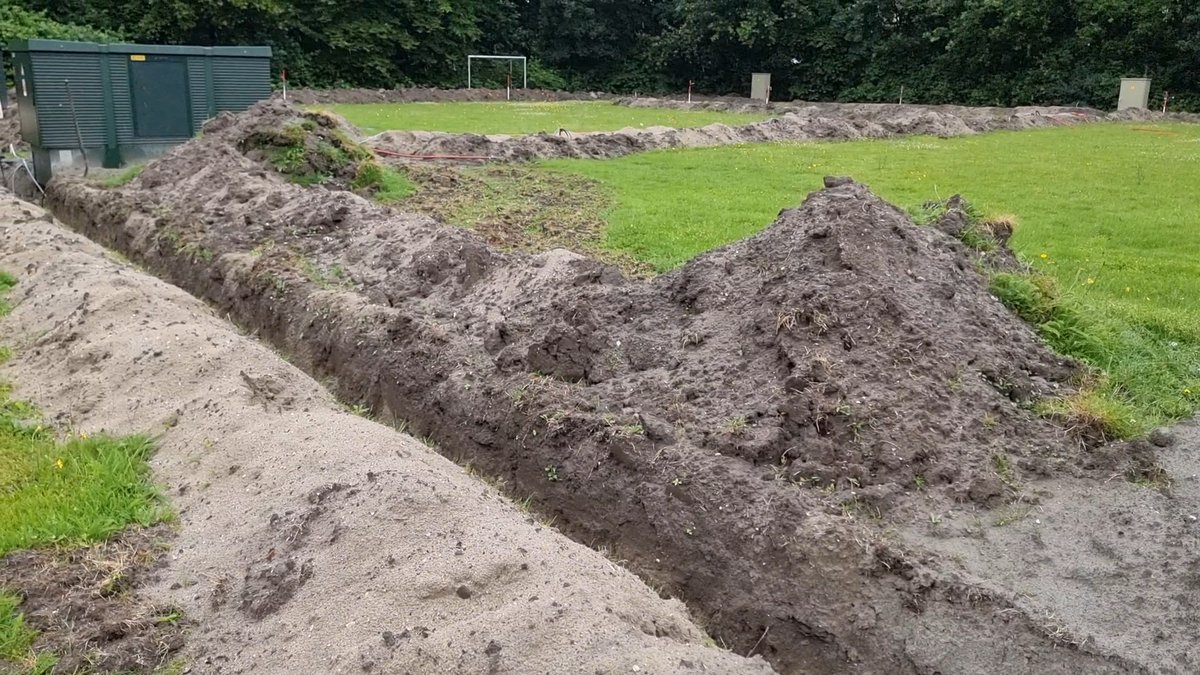 Honderden nieuwe transformatorhuisjes kunnen ten koste gaan van parkeerplaatsen en groen → tinyurl.com/24wadx28 

#nieuws #Zwolle #inspraak #overlegmetdebuurt