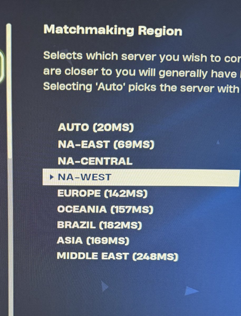 CowboyDey's tweet photo. Switched from spectrum to att fiber 😎lowered my ping about 10 ms on Fortnite https://t.co/vejX4wgpJk