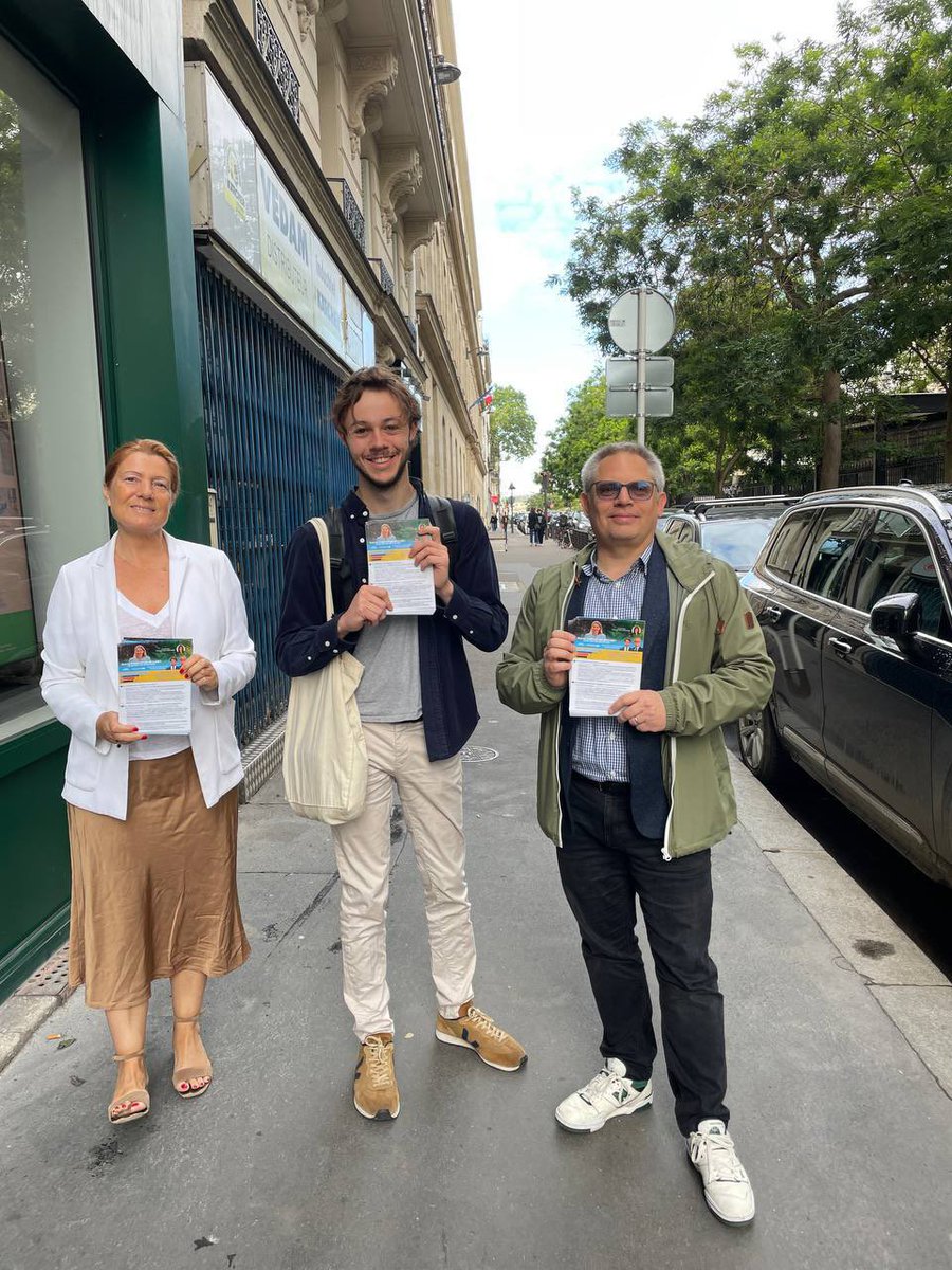 AstridPanosyan's tweet photo. À J-3, ce matin à #Champerret #Pereire #Wagram #Boissière et #Dauphine
« J’ai voté pour Astrid au 1er tour et je réitère dimanche prochain bien évidemment »
Merci pour tous vos soutiens et merci à l’équipe bon pied bon œil pour ces derniers jours de campagne 🚀🇫🇷🇪🇺
#circo7504 https://t.co/HM6JmHqirY