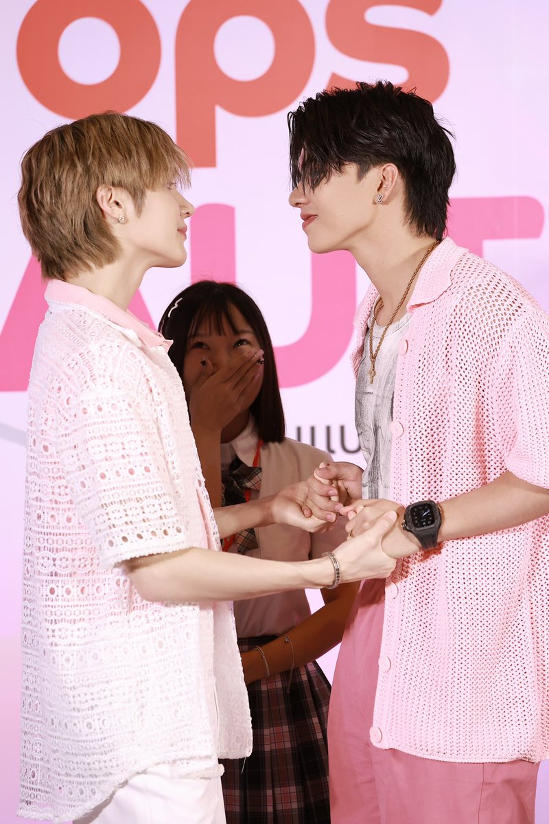 yilimi_Milly's tweet photo. 幸福时刻🥰🥰🥰🥳🥳🥳💕💕💕
@fort_fts @peatwasu
#FortFTS #Peatwasu
#ComeFortZon #captainpeat
#FortPeat #BabyFeat
KarmartxFortPeat
#KARMARTxFortPeat #TopsofBeauty2024 https://t.co/Rw0K8bxQtk