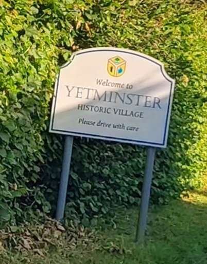 Shortst34917424's tweet photo. I go this little village in the morning for a job, Yetminster. Its a very old village. I found one cottage there that's 900 years old and the man who invented the #smallpox vaccine was born here and lived his life as a farmer. That #village is a piece of history.
#Englishhistory https://t.co/AnupiOaGFt