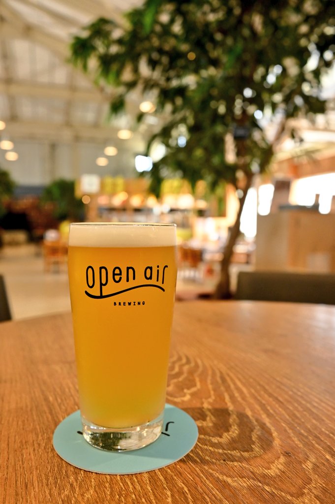 ALGA_RIUM's tweet photo. 少しだけ長めのお休みをいただきまして。
とりあえずビール飲んで
水族館行って
本買って
温泉に入ったりして過ごしています。
(というチルい過ごし方が徒歩数分圏内で完結されるの、楽しかった)
#NATURESTUDIO
#湊山醸造所
#みなとやま水族館
#かぶつ さん
#湊山温泉 https://t.co/Ay60U7f52T