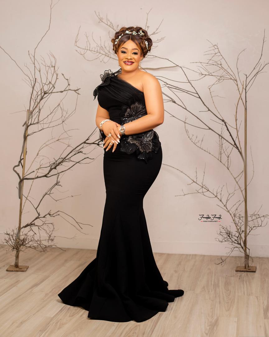 Today l celebrate the person who brings so much joy to my life. You have always been the most beautiful woman in the world to me.

May God continue to add years to your life and life to your years 
Happy 50th Birthday to the love of my life and the life of my love

A.O